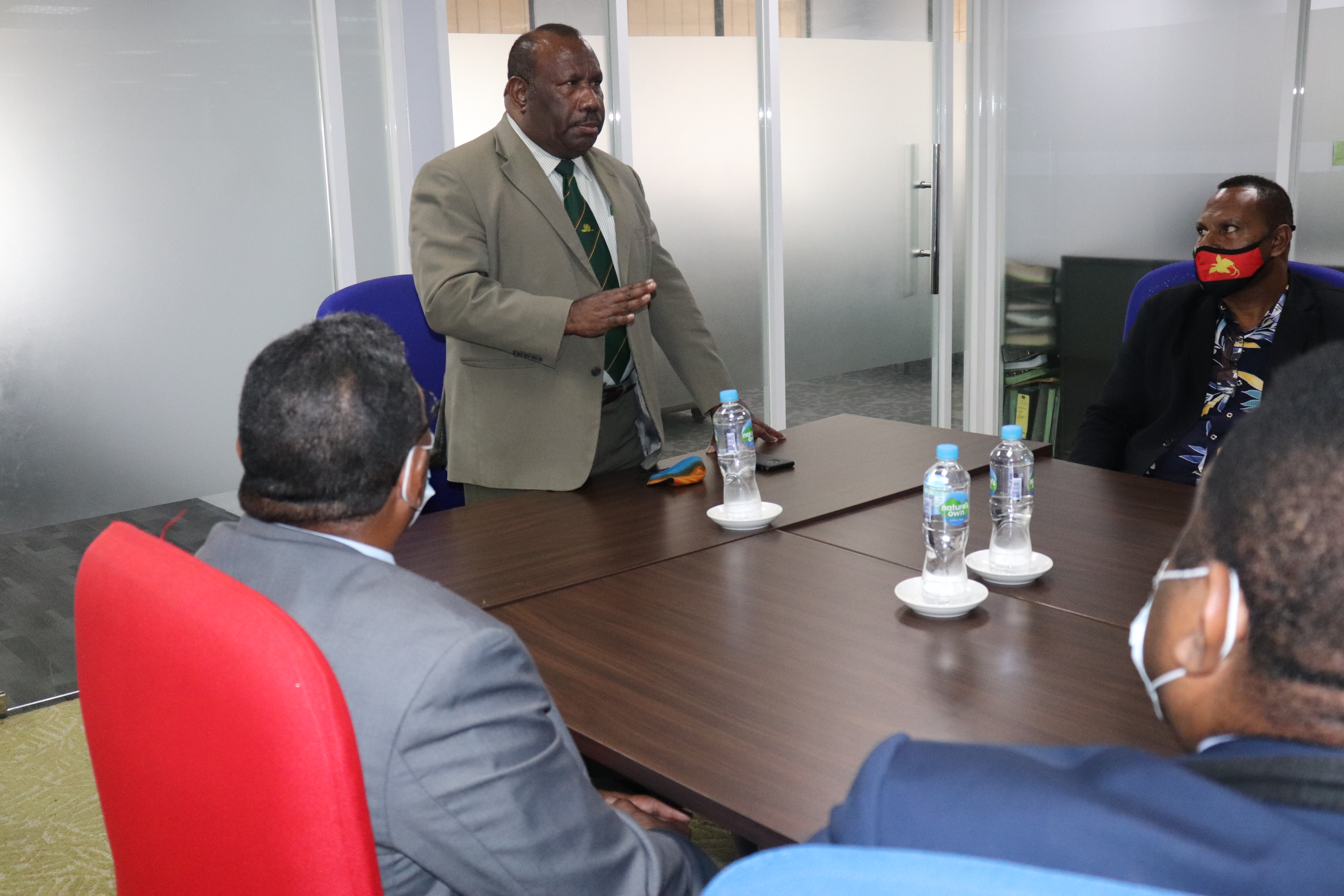 PUBLIC SERVICE MINISTER MEETS COMISSIONERS & PSC STAFF
