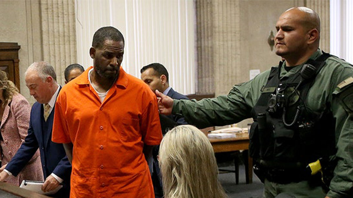 R. KELLY'S SEX-TRAFFICKING TRIAL PUSHED TO AUGUST 18, JUDGE ADMONISHES LAWYERS FOR 'MUDSLINGING'