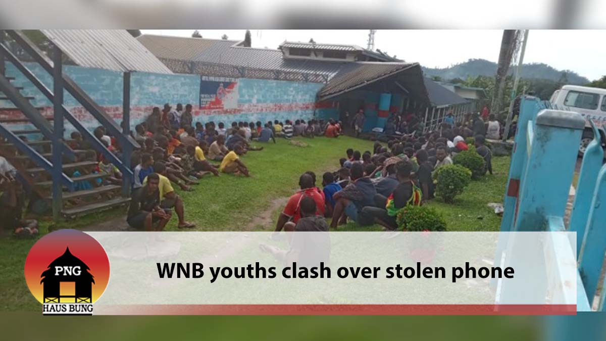 WNB YOUTHS CLASH OVER STOLEN PHONE
