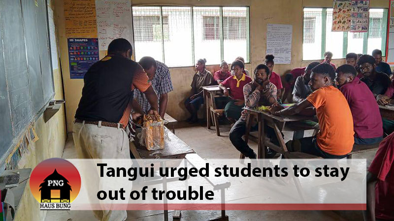 GRADE 8 STUDENTS IN MOROBE COMPLETED EXAMS