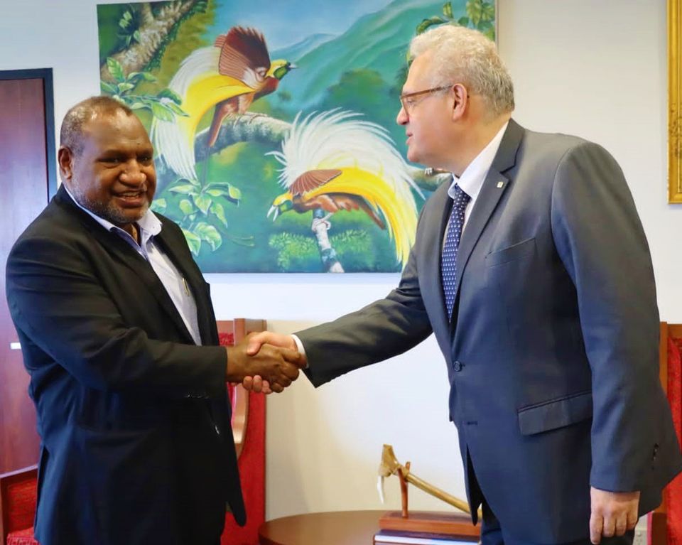 PM INVITES ICRC TO COLLABORATE WITH CONFLICT ZONE DISTRICTS