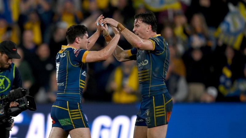 MOSES AND EELS BRACE FOR TORRID RUN HOME