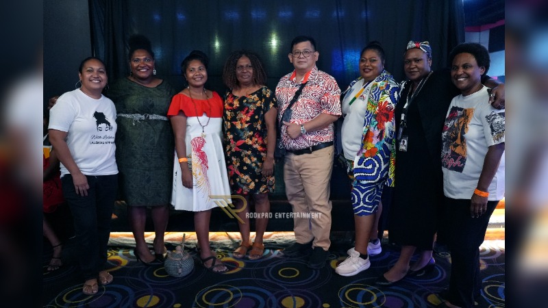 KREATIV HAUS RUNWAY SET FOR OCTOBER