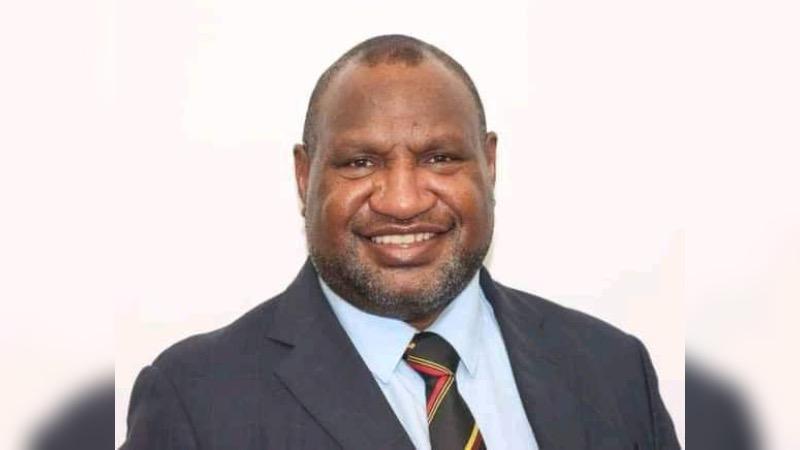 PNG NEEDS HARD WORKING PUBLIC SERVANTS| PM