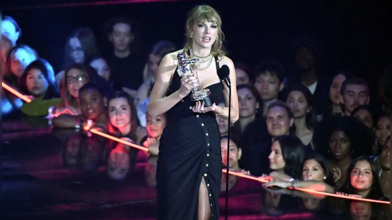 TAYLOR SWIFT WIN AT MTV VMAs