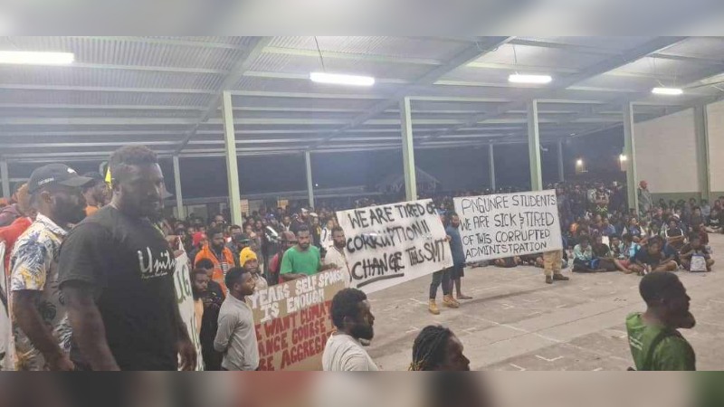 UNRE STUDENT PREPARE PETITION FOR MINISTER