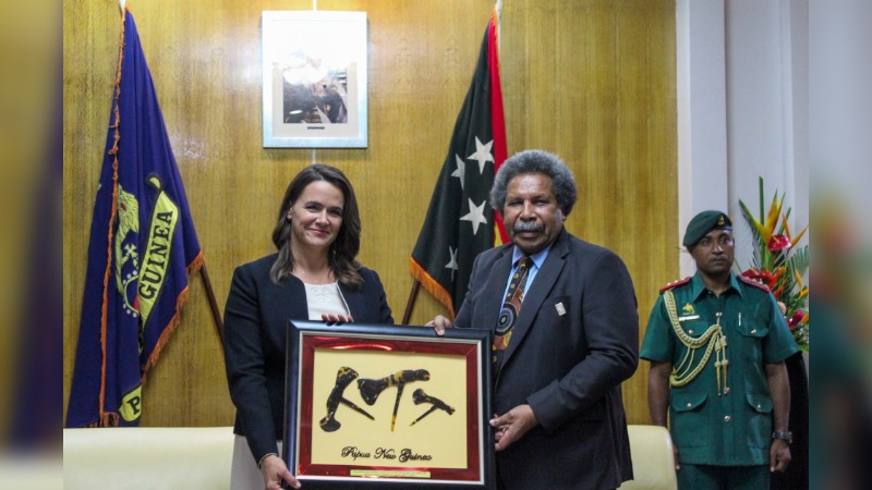 MINISTER EOE ACTING GG| WELCOMES HUNGARY PRESIDENT