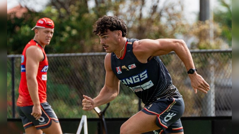 FIT FARNWORTH READY TOO FIRE AFTER BENNETT REUNION