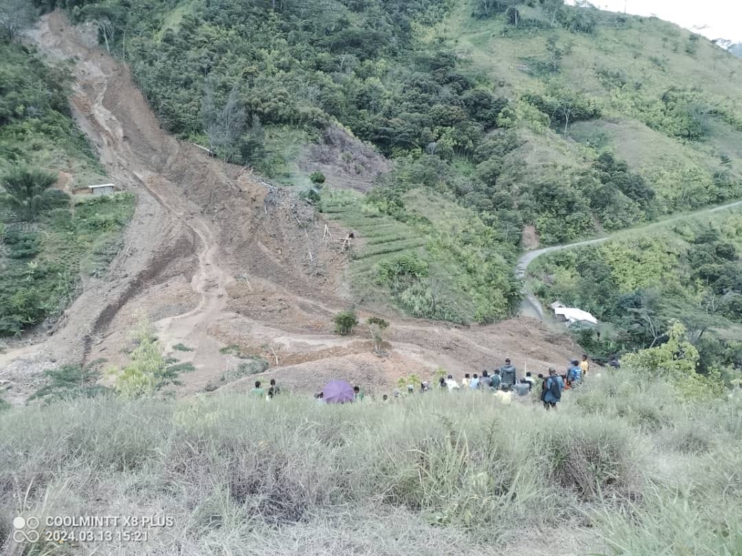 11 BURIED UNDER LANDSLIDE IN GUMINI DISTRICT
