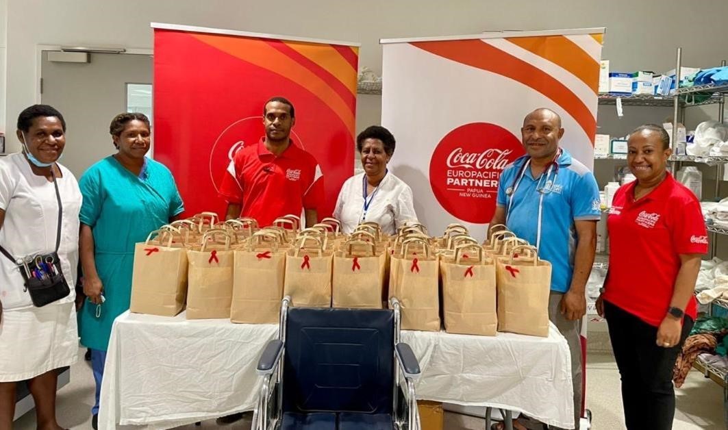 CCEP PNG ASSISTS MUMS AT ANGAU LABOUR WARD