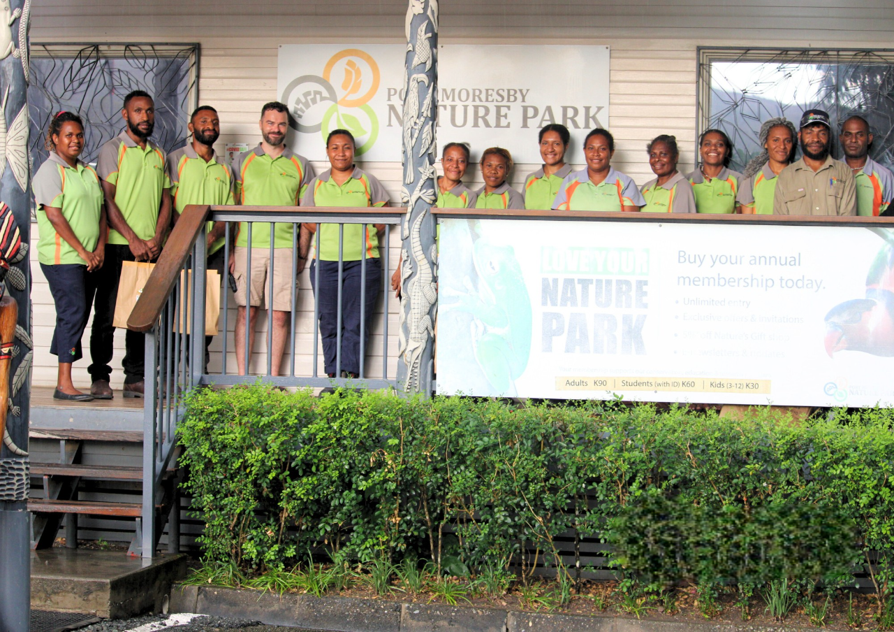 UPNG STUDENTS RECEIVE CERTIFICATION FROM NATURE PARK