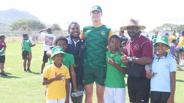 LARGE NUMBER OF STUDENTS ATTEND PM'S XIII COMMUNITY CLINIC