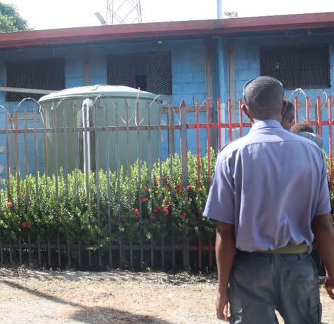 INMATES ESCAPE FROM POLICE HOLDING CELL IN LAE