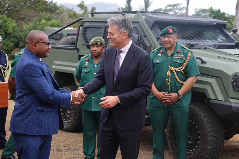 AUSTRALIA HANDS OVER ARMORED VEHICLES TO PNGDF