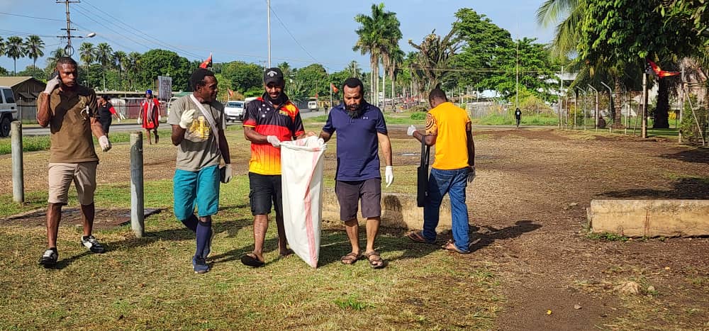MADANG UNITES TO CLEAN UP TOWN