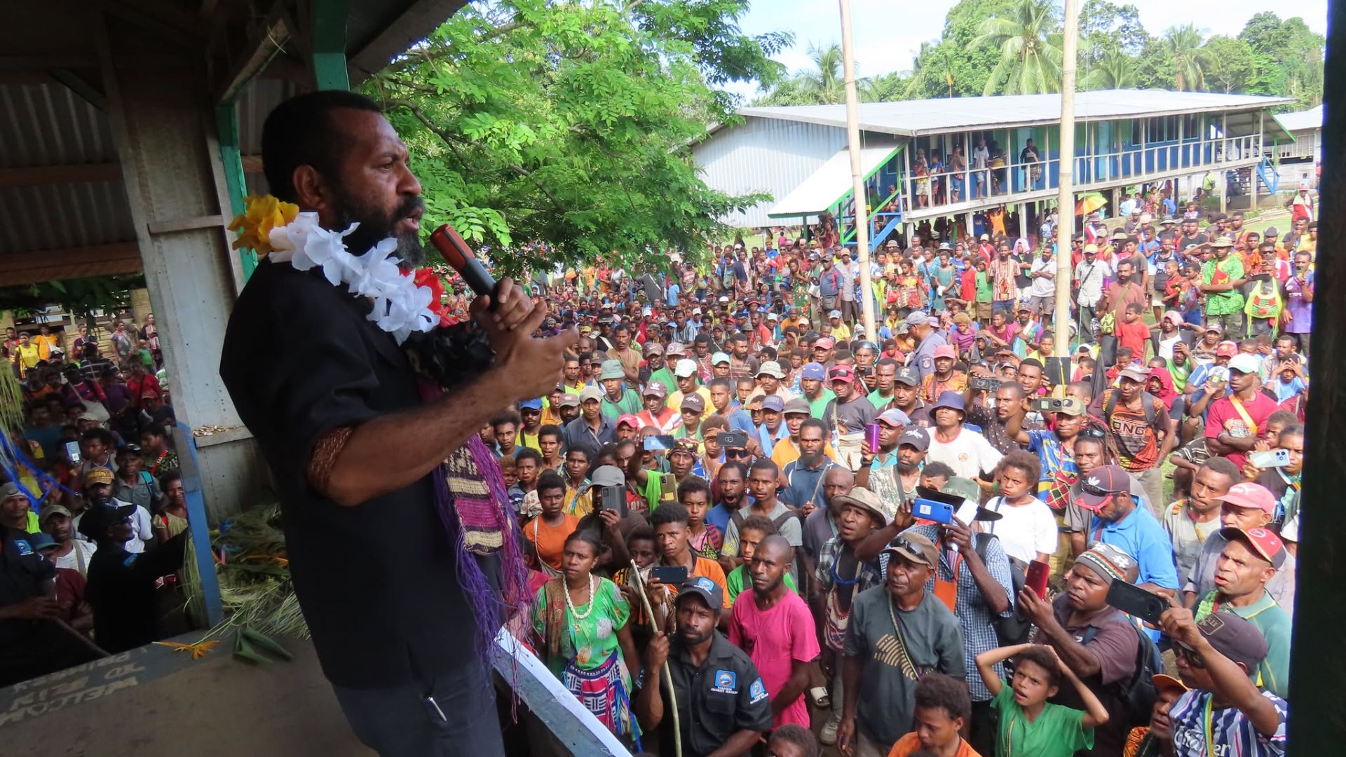 GOVERNOR PARIWA PLEDGES K5 MILLION FOR YAGANON HYDRO POWER PROJECT