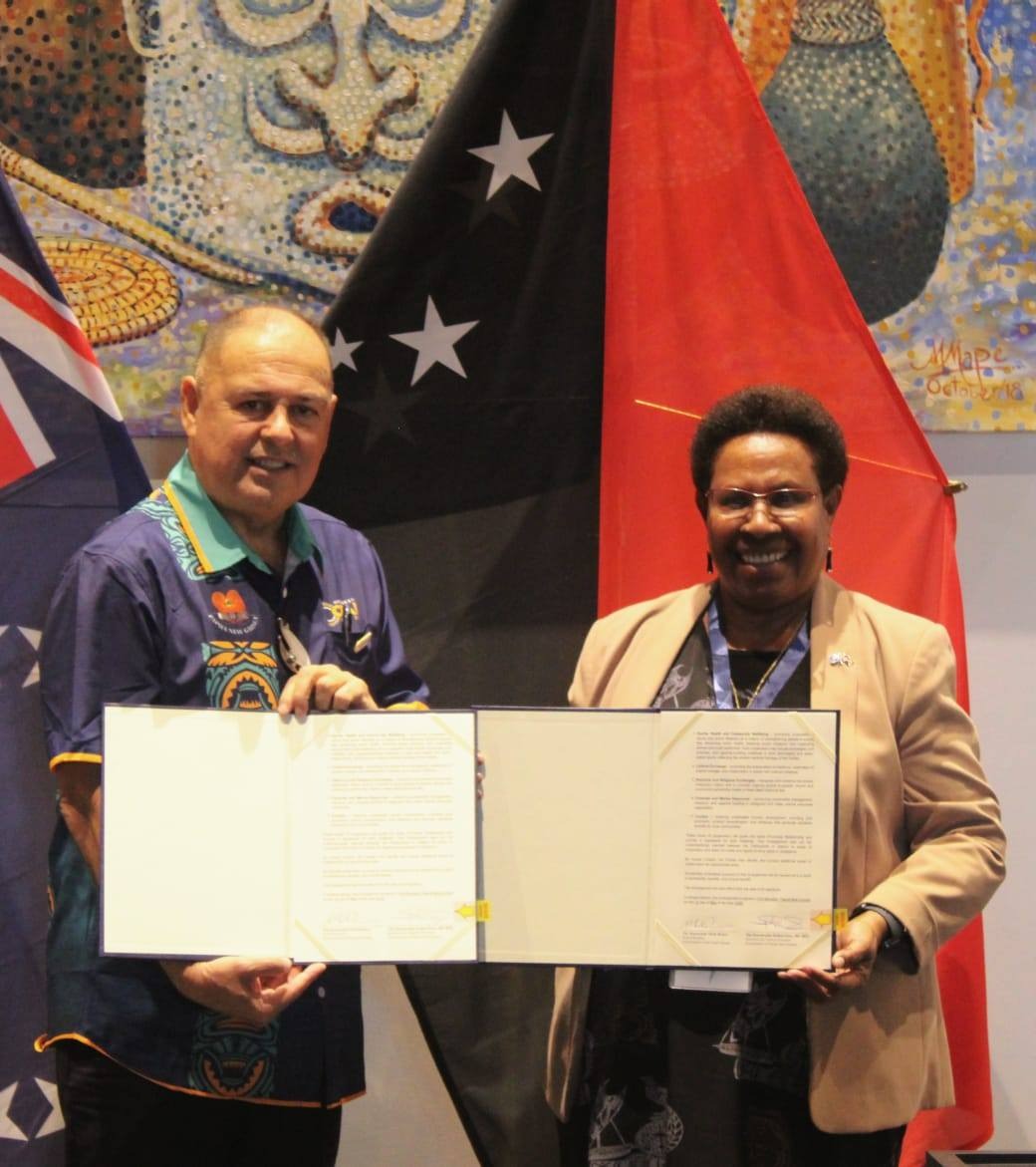 CENTRAL PROVINCE & COOK ISLANDS RENEW HISTORIC FRIENDSHIP