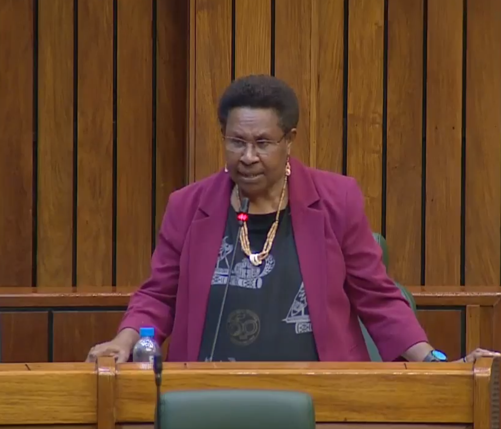 CENTRAL GOVERNOR CHALLENGES HEALTH MINISTER OVER HOSPITAL FUNDING