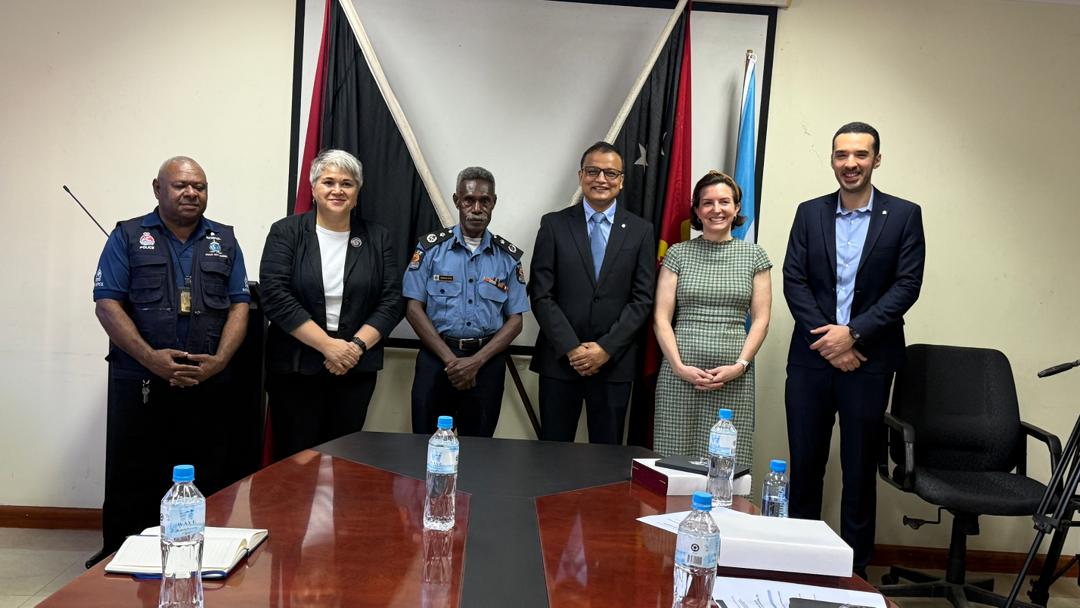 AUS, NZ, UK & INTERPOL DONATE EQUIPMENT TO RPNGC INVESTIGATIONS