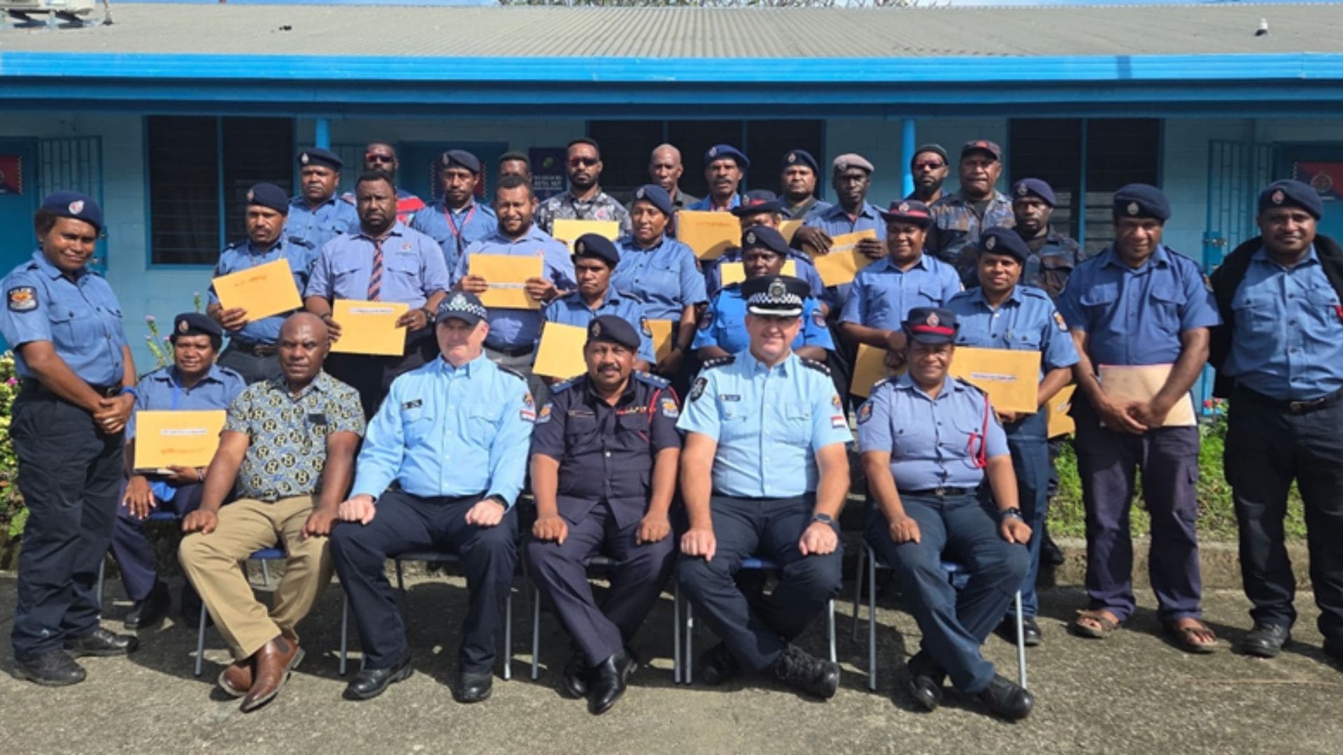 OVER 20 POLICE OFFICERS COMPLETE INTELLIGENCE TRAINING IN LAE