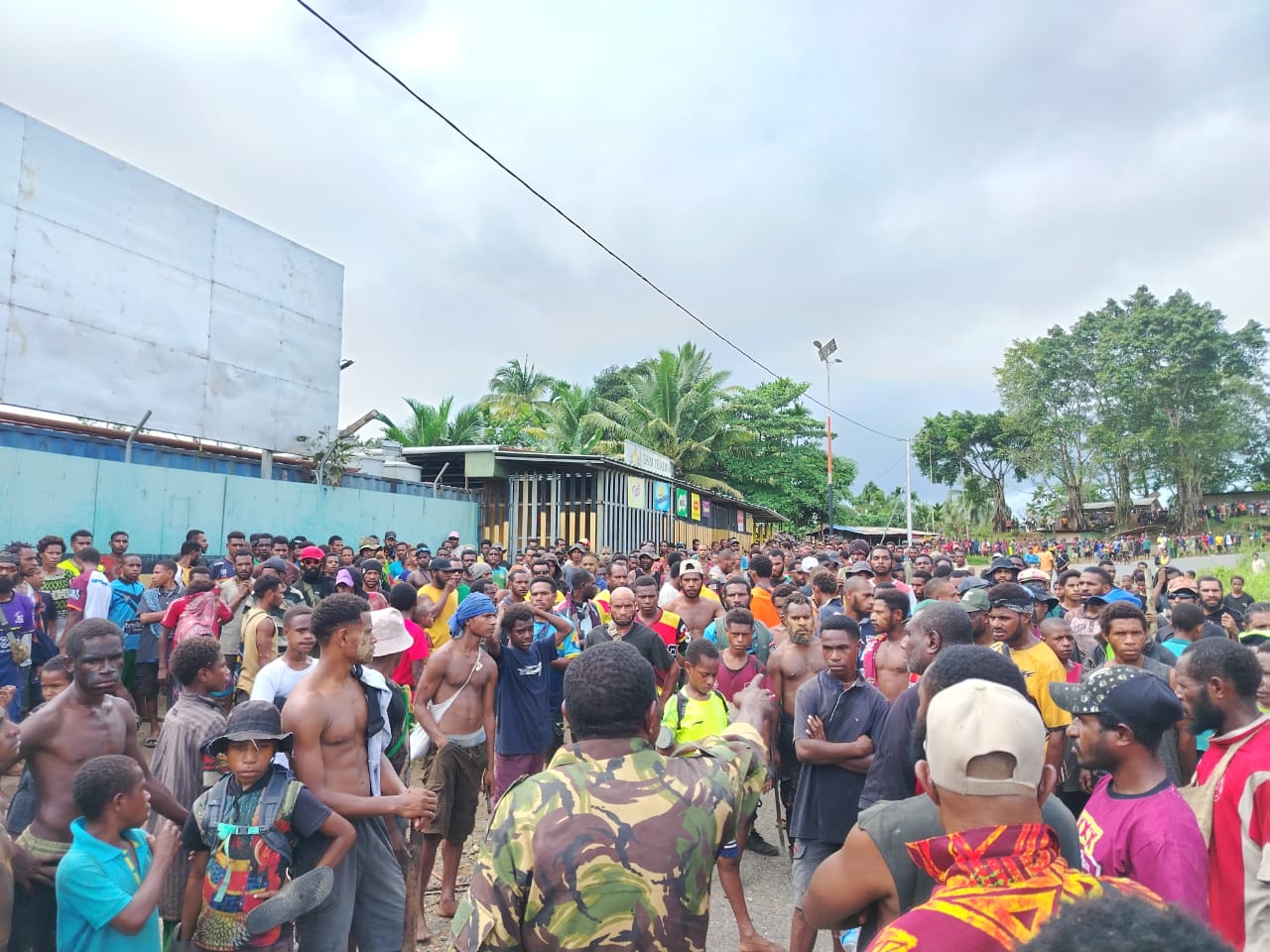 AUTHORITIES RESTORE CALM AFTER CROWD TARGETS HIGHLANDERS IN KIUNGA