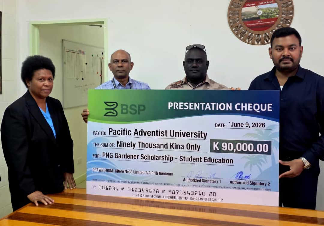 PNG GARDENER DONATES FUNDS TO SUPPORT PAU STUDENTS