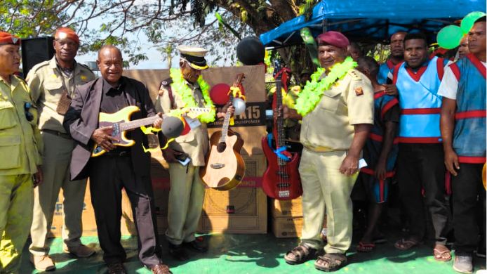 PRISON COMMANDER ENCOURAGES COMMUNITY SUPPORT FOR INMATE REHABILITATION